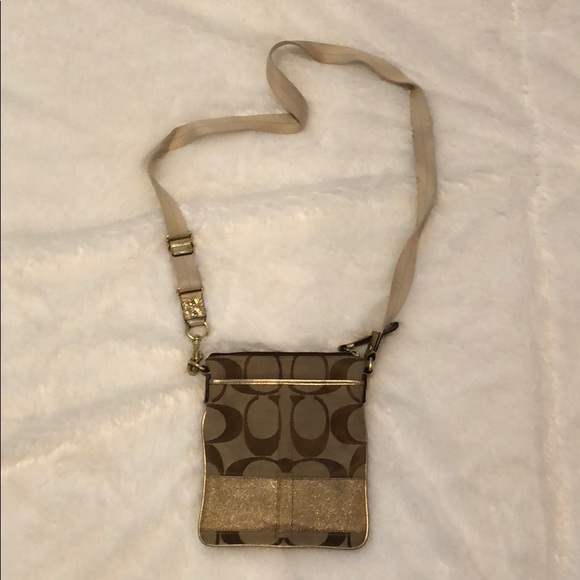 Coach Handbags - Coach crossbody purse